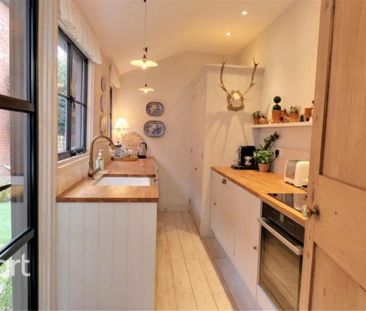 2 bedroom terraced house to rent - Photo 4