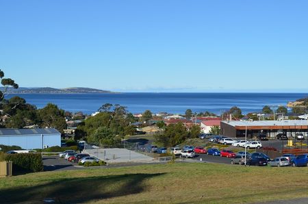 1/10 Opal Drive, Blackmans Bay, TAS 7052 - Photo 4