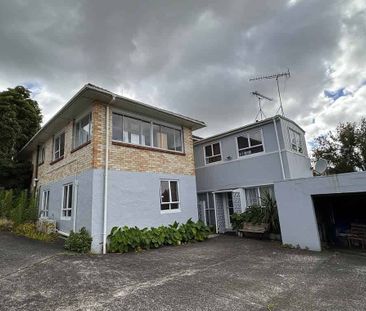 Self-Contained 2-Bedroom Flat | One Tree Hill - Photo 4