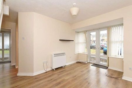 Yeates Drive, Sittingbourne, Kent, ME10 - Photo 2