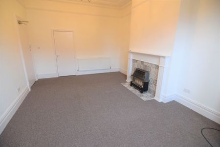 To Let 1 Bed Ground Floor Flat - Photo 2