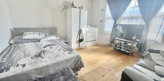 House share to rent - Photo 2