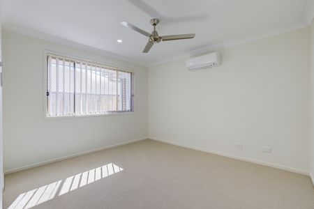 Family Home in Highlands Estate! - Photo 4