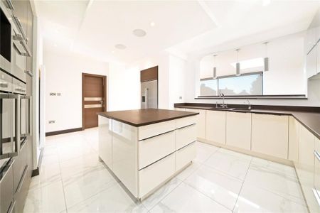 4 bedroom semi-detached house to rent - Photo 2