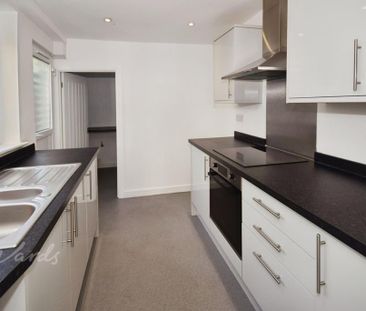2 bedroom end of terrace house to rent - Photo 5