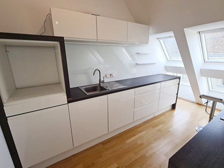 TERRASSENHIT, DACHGESCHOSS, 138 m2 Maisonette mit 45 m2 Terrasse, 3 Zimmer, Wohnküche, Wannenbad, Rembrandtstraße - Photo 5