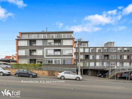Charming, Sunlit Apartment in the Heart of Battery Point - Photo 4