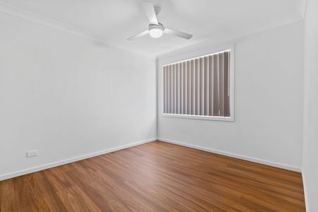 Spacious Three Bedroom Townhouse With Air Conditioning - Photo 2