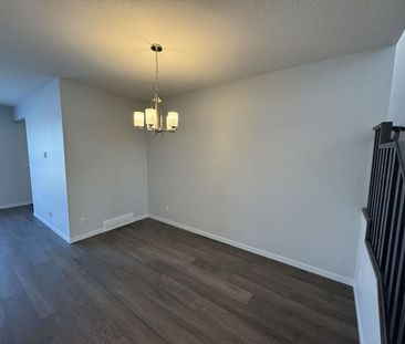 229 Edith Green Northwest, Calgary - Photo 3