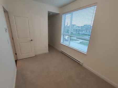 Brand New Spacious Three Bedroom in Fleetwood Village - Photo 4