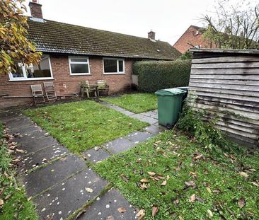 2 bedroom semi-detached bungalow to rent - Photo 2