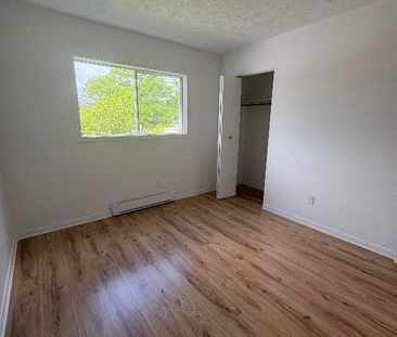 4-1/2 à 2 pas du CHUS - Photo 2