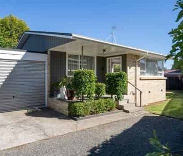 Beautiful, Two Bedroom Unit in Popular Cambridge East - Photo 5