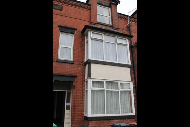 1 Bed Flat, Milton Grove, M16 - Photo 1