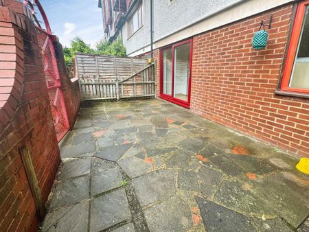 2 bedroom flat to rent - Photo 5