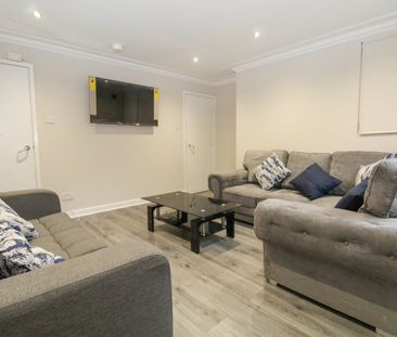 6 bedroom terraced house to rent - Photo 3