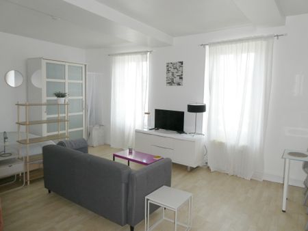 Location Appartement 1 pièce 28m² FONTAINEBLEAU 77300 - Photo 3