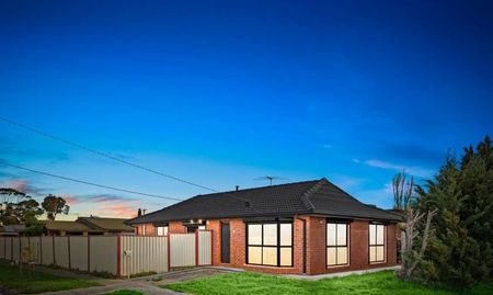 52 Songlark Crescent, Werribee - Photo 5