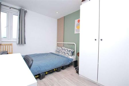 Park Barn Drive, Guildford, Surrey, GU2 - Photo 3