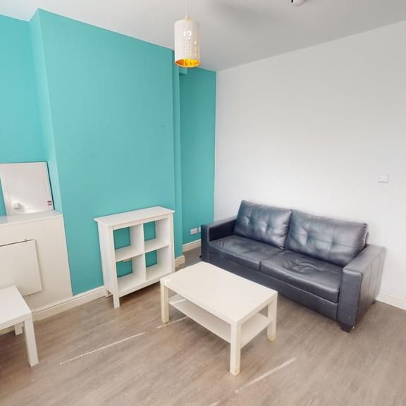 4 bedroom terraced house to rent - Photo 1