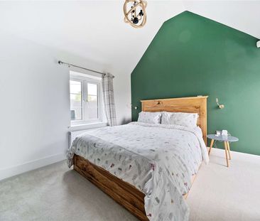 A stylish family home enjoying far reaching countryside views. - Photo 6
