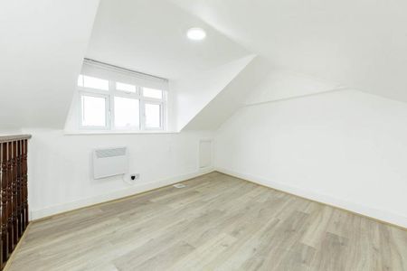 Recently Refurbished Apartment - Photo 2