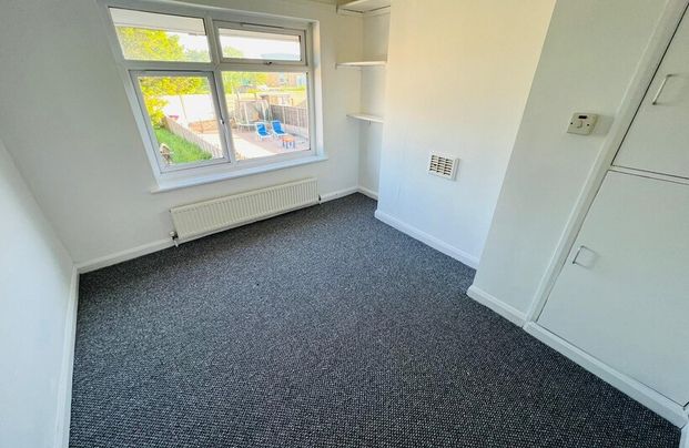 Foxglove Road, Dudley, DY1 3NQ - Photo 1