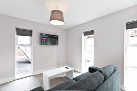 2 bedroom flat to rent - Photo 2