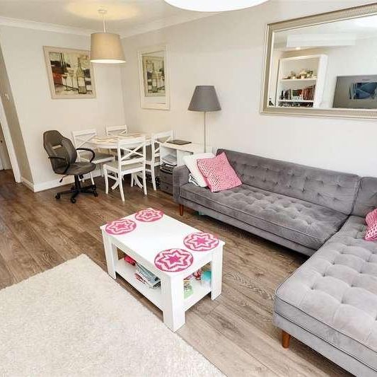 Robeson Way, Borehamwood, WD6 - Photo 1