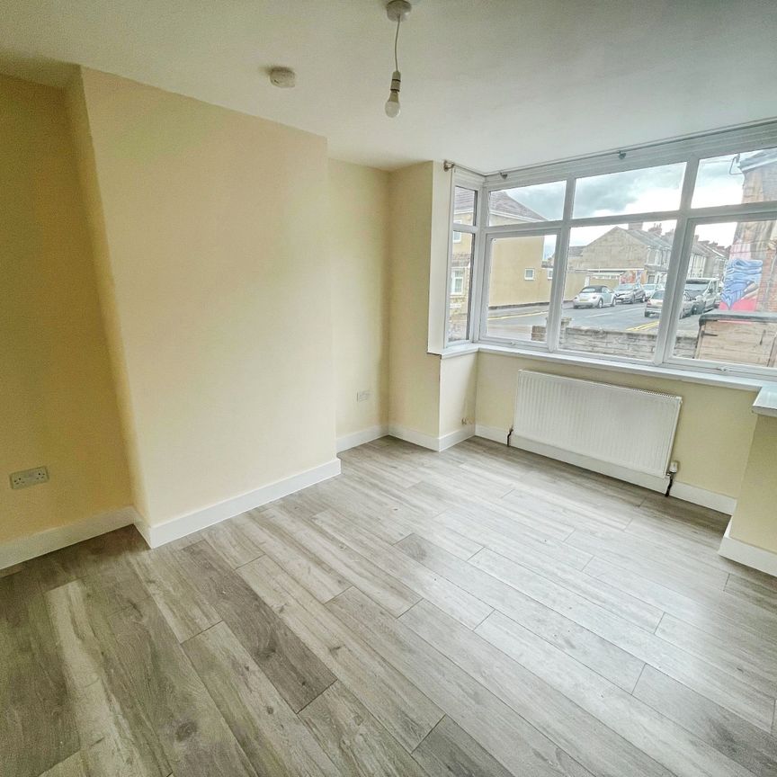 Morrison Street, Swindon - Photo 1