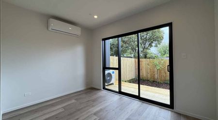 Fresh Living in Māngere Bridge – Space, Style & Superb Location - Photo 5