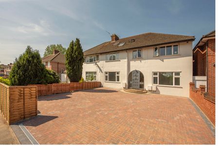 Room in a Shared Flat, Robin Hood Way, SW15 - Photo 5