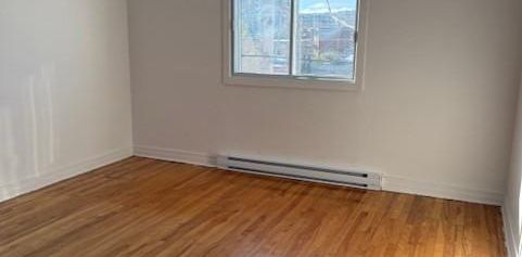 GRAND 3 1/2 A LOUER A ST. LEONARD, D'UN TRIPLEX - Photo 2