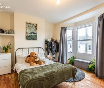 4 bedroom terraced house to rent - Photo 3