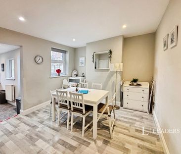 3 bedroom terraced house to rent - Photo 2