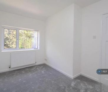 2 bedroom end of terrace house to rent - Photo 3