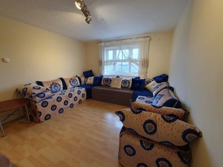 2 Bed Flat, Lupin Crescent, IG1 - Photo 2