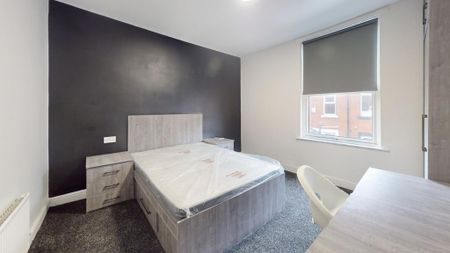 5 bedroom terraced house to rent - Photo 3