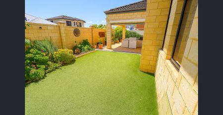 Executive-Ready, Fully Furnished 3-Bedroom Home | 6-Month Lease + Option to Renew - Photo 2