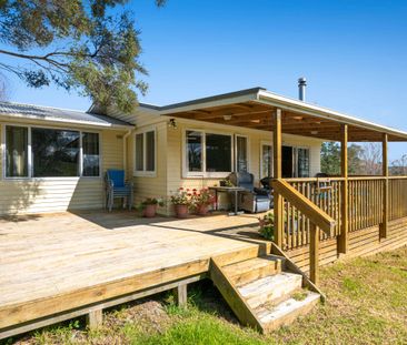 Private 2 Bed + Garage & Workroom - Helensville - Photo 3