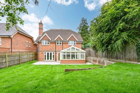 WOODHAM GATE, WOKING, SURREY, GU21, Woking, GU21 - Photo 3