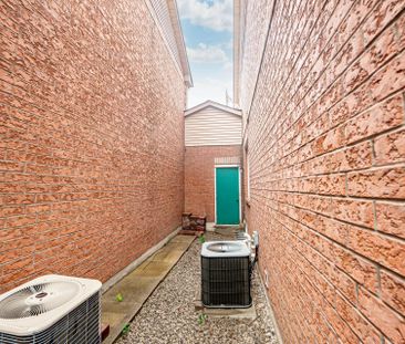 For Lease - 125 Lent Crescent, Brampton, Ontario - Photo 4