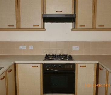 3 Bedroom Semi-Detached to Rent in Ashton - Photo 5