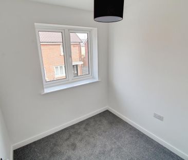 3 bedroom semi-detached house to rent - Photo 4