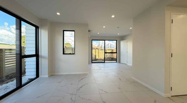 Brand New 3-Bedroom Townhouse, - Photo 1