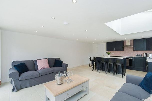 6 bedroom semi-detached house to rent - Photo 1