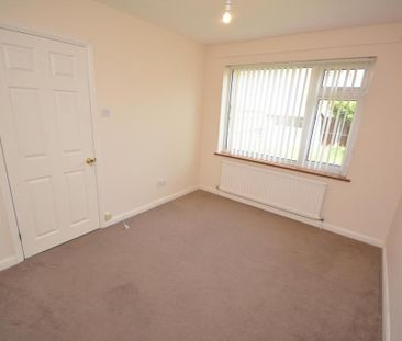 3 bedroom end of terrace house to rent - Photo 3