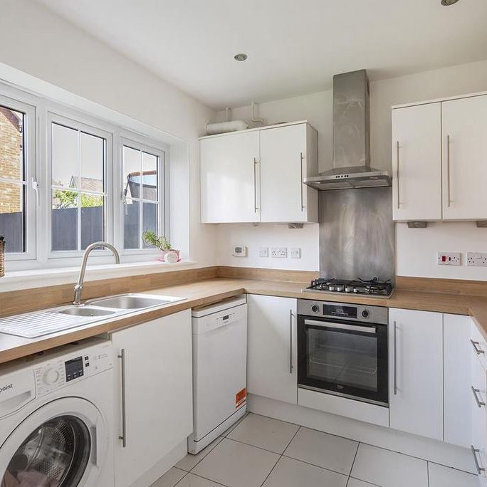 3 bedroom semi-detached house to rent - Photo 1