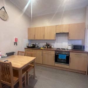 24 Woodland Terrace Flat 3 - Photo 2