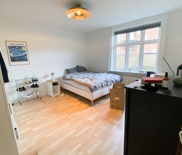 Renoveret og delevenlig 4-værelses lejlighed i Aalborg centrum - Foto 5